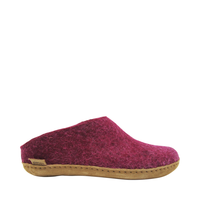 Red Slippers for Women , 2. A product distributed by Chaussures Pierre Roy - Saint-Jean Quebec