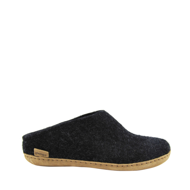 Black Slippers for Women , 2. A product distributed by Chaussures Pierre Roy - Saint-Jean Quebec