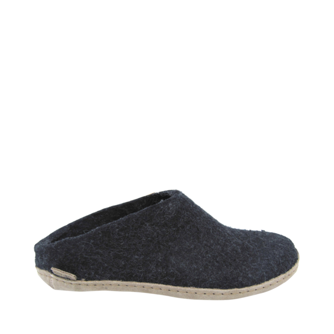 Black Slippers for Men , 3. A product distributed by Chaussures Pierre Roy - Saint-Jean Quebec