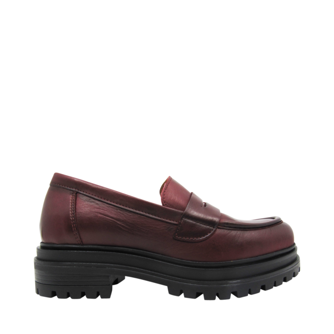 Red Shoes for Women by the brand MIZ MOOZ, 3. A product distributed by Chaussures Pierre Roy - Saint-Jean Quebec