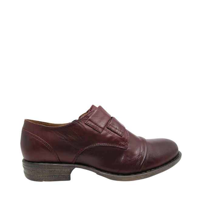 Red Shoes for Women by the brand MIZ MOOZ, 1. A product distributed by Chaussures Pierre Roy - Saint-Jean Quebec