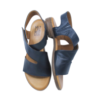 Sandales Bleu pour Femmes de la marque MIZ MOOZ, 1. Un produit distribué par Chaussures Pierre Roy - Saint-Jean Québec