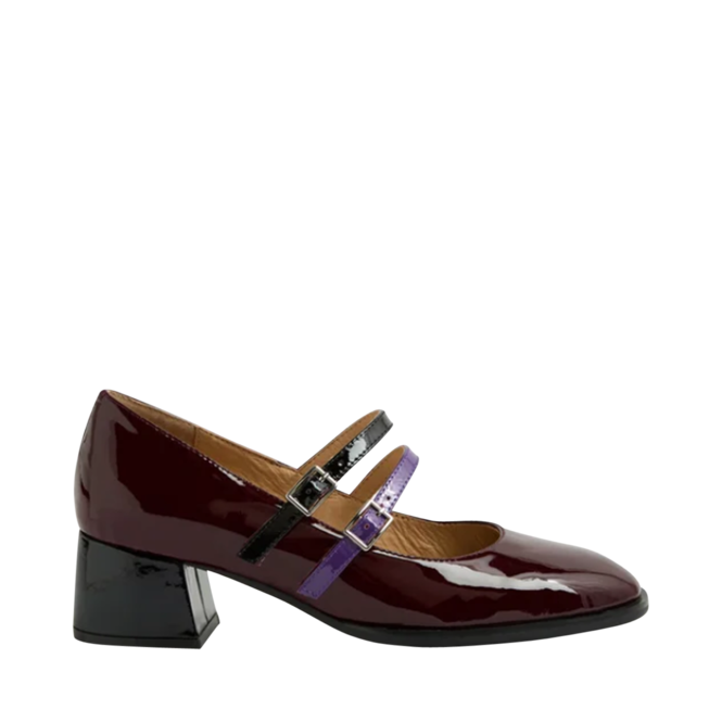 Chaussures Rouge pour Femmes de la marque DJANGO & JULIETTE, 4. Un produit distribué par Chaussures Pierre Roy - Saint-Jean Québec