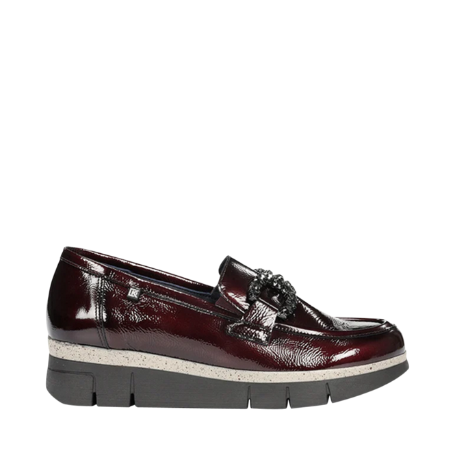 Chaussures Rouge pour Femmes de la marque DORKING, 4. Un produit distribué par Chaussures Pierre Roy - Saint-Jean Québec