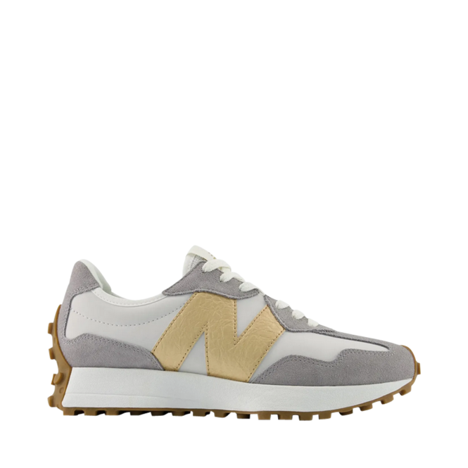 Chaussures Gris/Taupe pour Femmes de la marque NEW BALANCE, 4. Un produit distribué par Chaussures Pierre Roy - Saint-Jean Québec