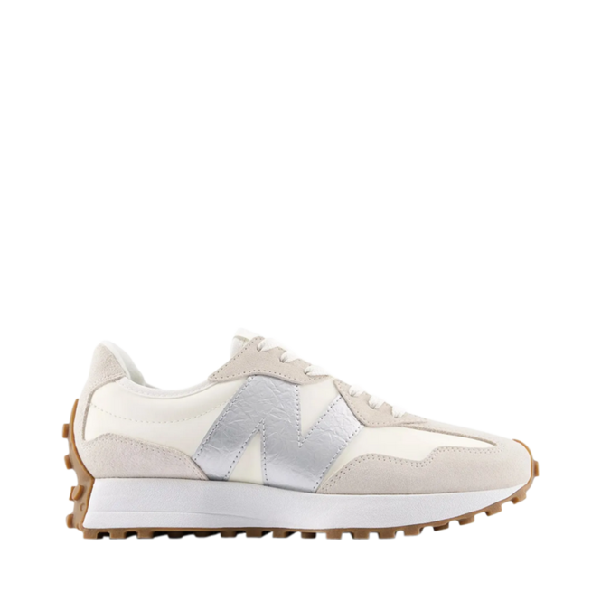 Chaussures Beige pour Femmes de la marque NEW BALANCE, 4. Un produit distribué par Chaussures Pierre Roy - Saint-Jean Québec