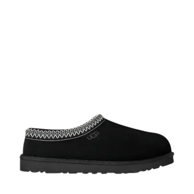 Black Shoes for Men by the brand UGG, 4. A product distributed by Chaussures Pierre Roy - Saint-Jean Quebec