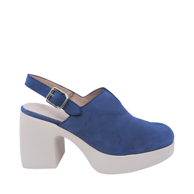 Chaussures Bleu pour Femmes de la marque WONDERS, 4. Un produit distribué par Chaussures Pierre Roy - Saint-Jean Québec
