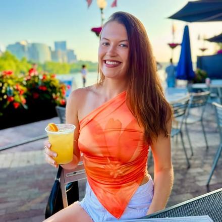 Nicole 🍔✈️DC food & travel