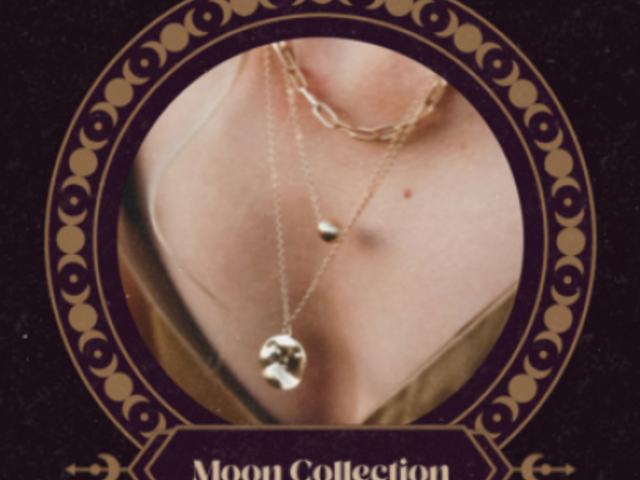 Instagram Post Video Maker Featuring a Dark Academia Theme to Promote a Jewels Collection 4852