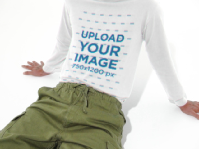 Y2K-Themed Video Featuring a Man Wearing a Crewneck Sweatshirt  6309v