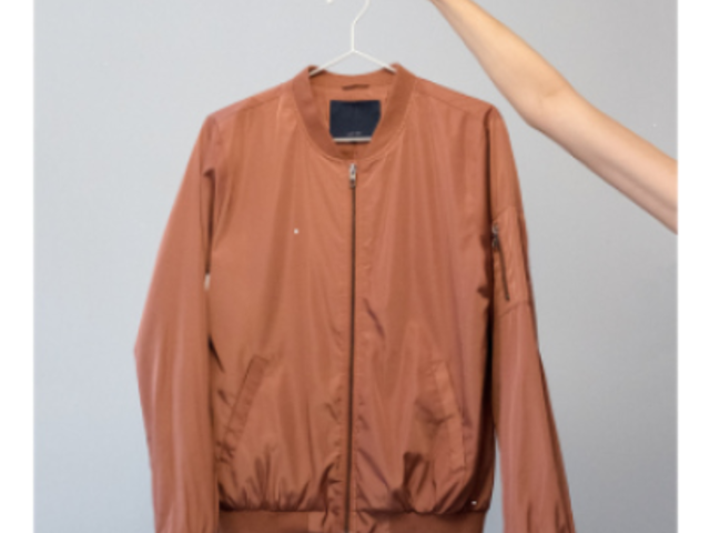 Instagram Story Video Maker to Promote a Second-Hand Sale 3065q 6647