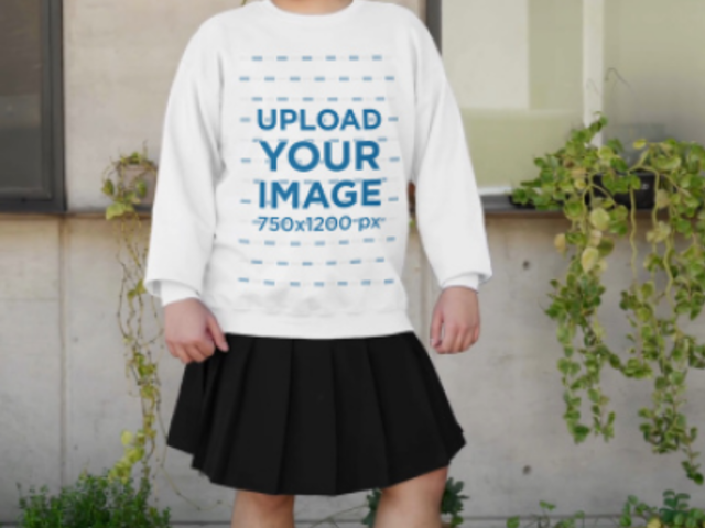 Gildan Video of a Smiling Person Wearing a Crewneck Sweatshirt 8686v