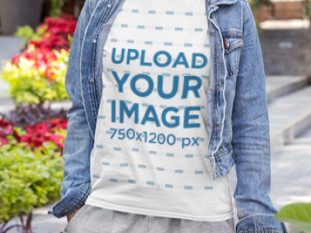 Parallax Video of a Woman Wearing a T-Shirt in an Athleisure Outfit 2515