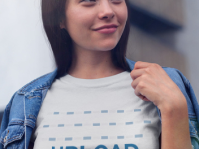 T-Shirt Video Featuring a Happy Woman and a Parallax Effect 2522