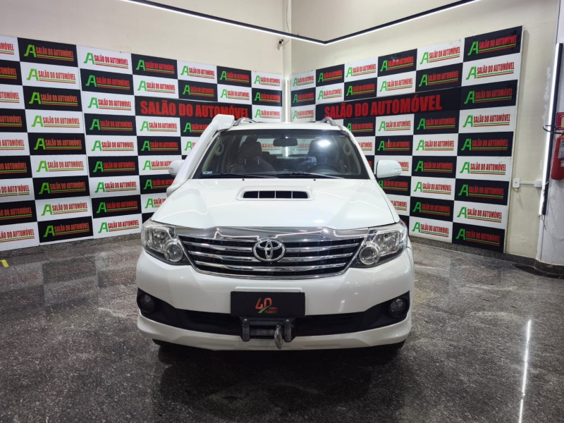 Foto do veículo TOYOTA HILUX SW4 7 LUGARES SRV 4X4