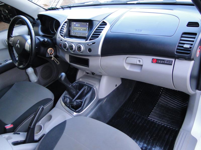 foto do L200 TRITON 3.2 D 2013