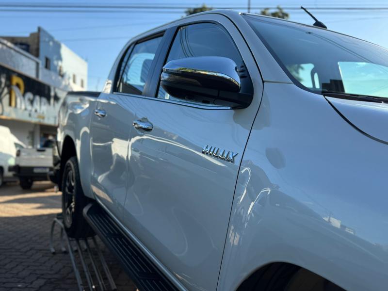 HILUX SRX