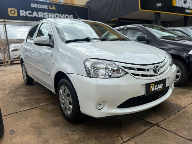 ETIOS HB X 13L MT