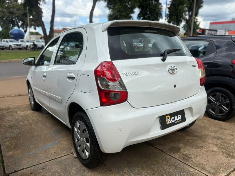 ETIOS HB X 13L MT