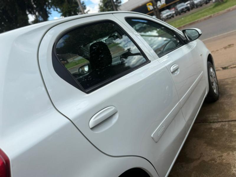 ETIOS HB X 13L MT