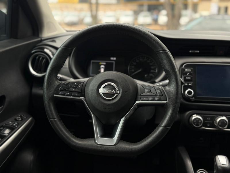 KICKS ADVANCE CVT