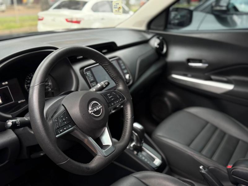 KICKS ADVANCE CVT
