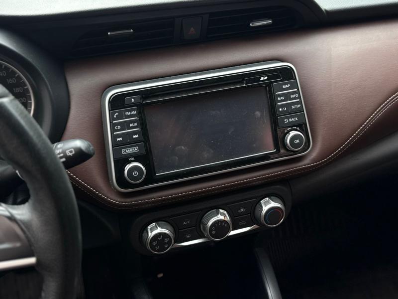 KICKS SV CVT