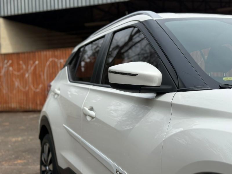 KICKS SV CVT