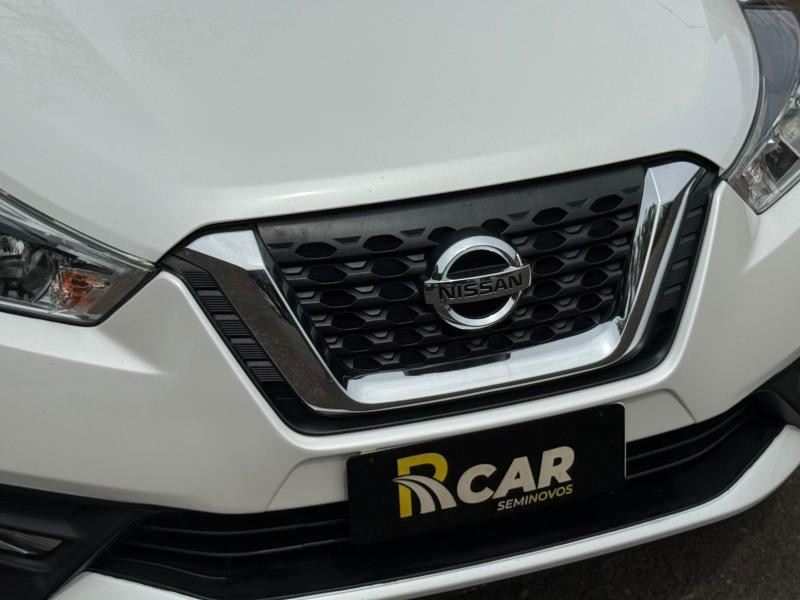 KICKS SV CVT