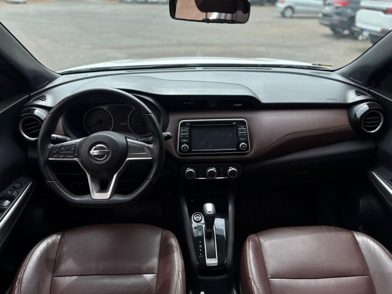 KICKS SV CVT
