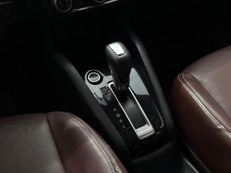 KICKS SV CVT