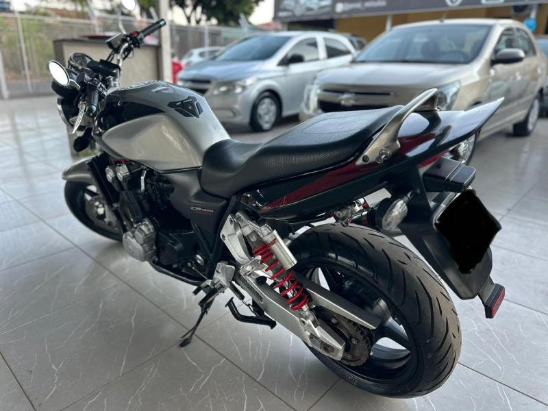 foto do CB1300F 2008
