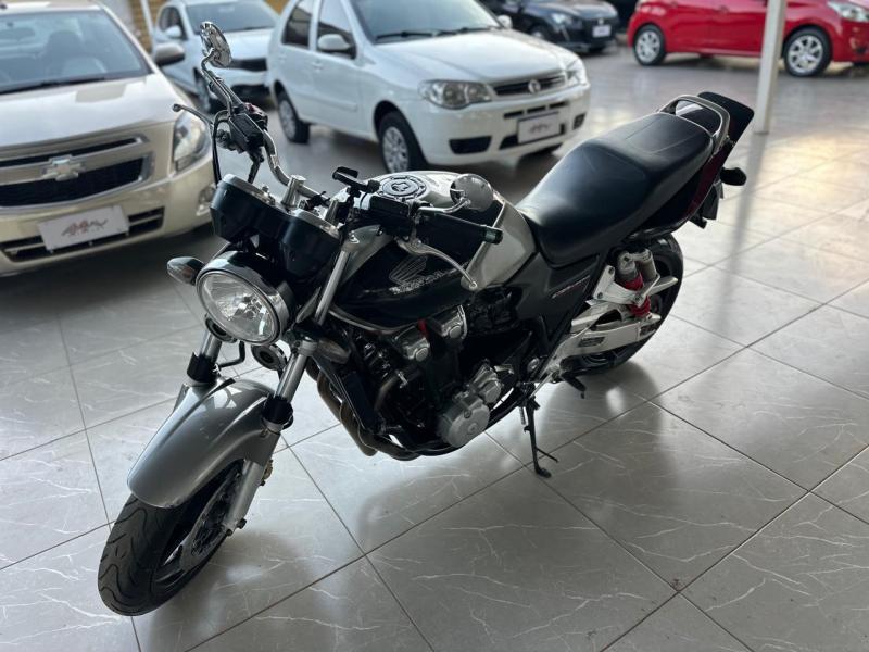 foto do CB1300F 2008