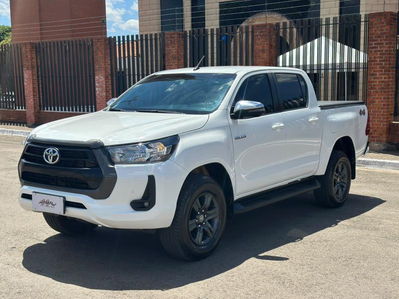 foto do HILUX CD SR 4X4 2.8 TB DIESEL AT 2022