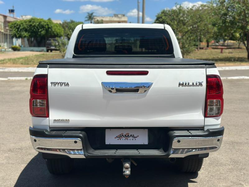 foto do HILUX CD SR 4X4 2.8 TB DIESEL AT 2022