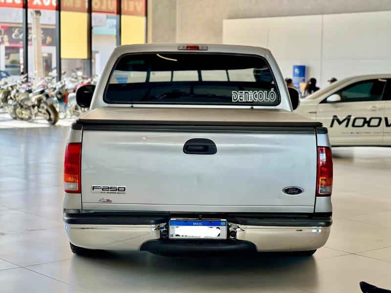 foto do F-250 XL L 2002