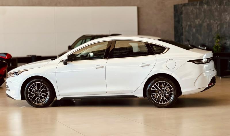 foto do BYD KING GL ZERO KM 2026