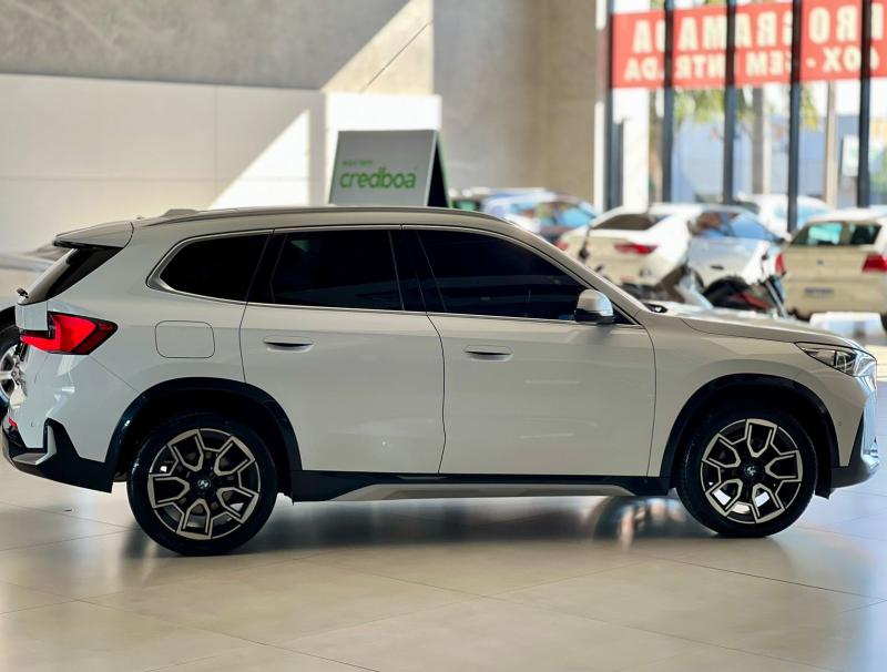 foto do BMW X1 S20I X LINE 2023