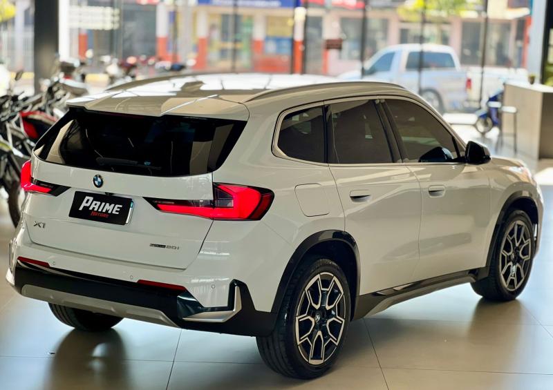foto do BMW X1 S20I X LINE 2023