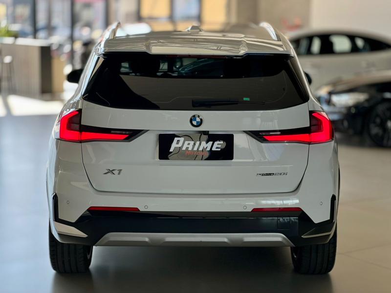 foto do BMW X1 S20I X LINE 2023