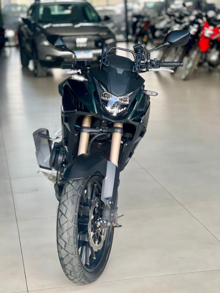 foto do CB 500X 2024