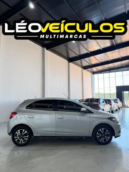 foto do ONIX LTZ 1.4 2014