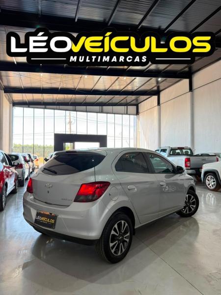 foto do ONIX LTZ 1.4 2014