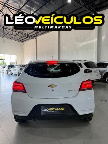 foto do ONIX LT 1.4 AUTOMATICO 2017
