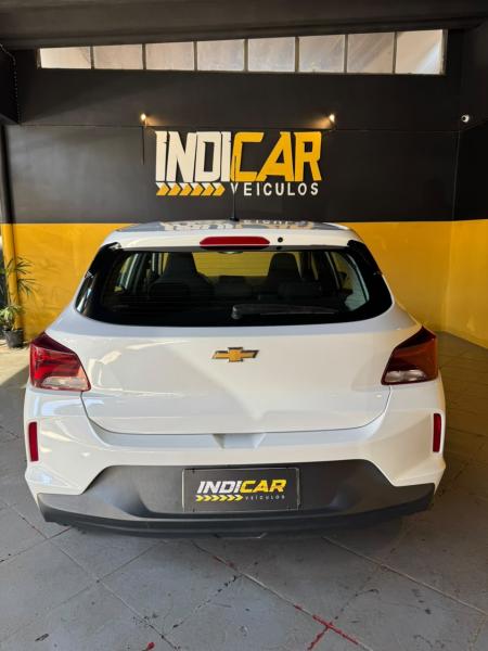 foto do ONIX LT 2023