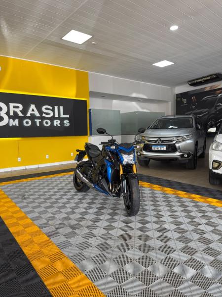foto do SUZUKI GSX S1000 2019