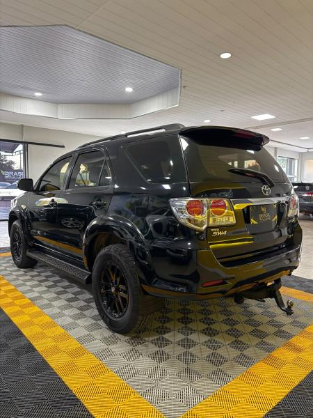 foto do SW4 3.0 SRV 4X4 AUTOMATICA 2014