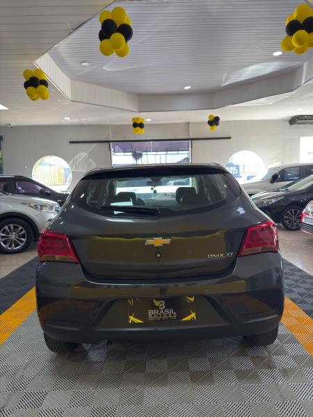 foto do ONIX 1.0 LT MANUAL 2017