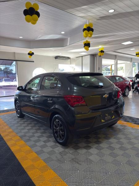 foto do ONIX 1.0 LT MANUAL 2017